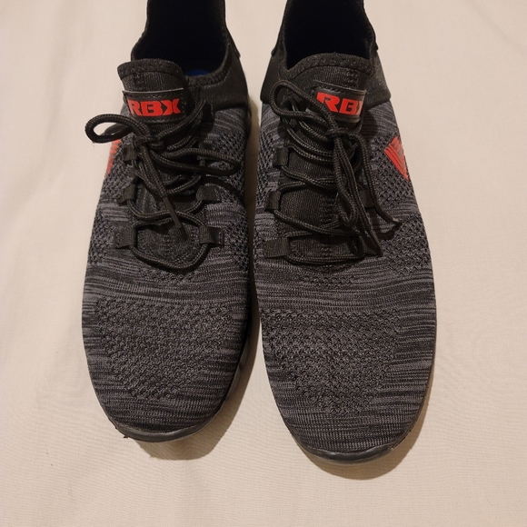 Mens Sneaker - Picture 2 of 3